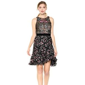 ML Monique Lhuillier Mixed Laced Cocktail Dress